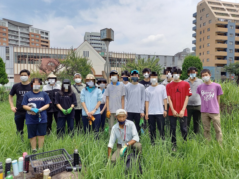 花壇植栽ボランティアを行いました 未来高等学校