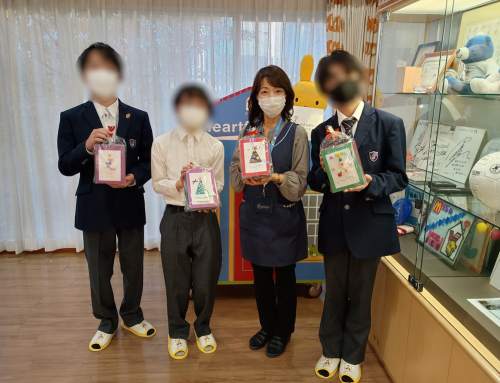 ドナルド・マクドナルド・ハウスにクリスマスカードを届けました